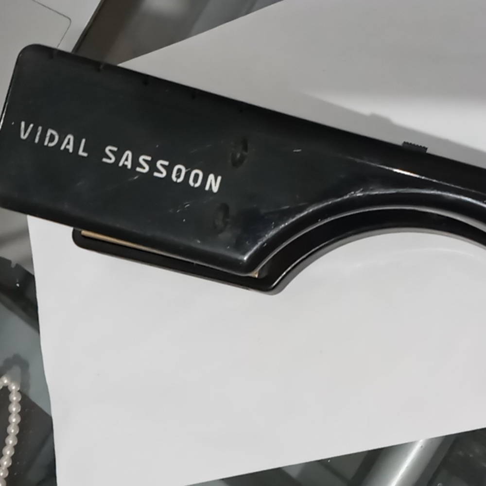Vidal Sassoon hair straighteher